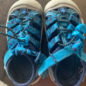 Keen sandals- little kid/toddler size 9